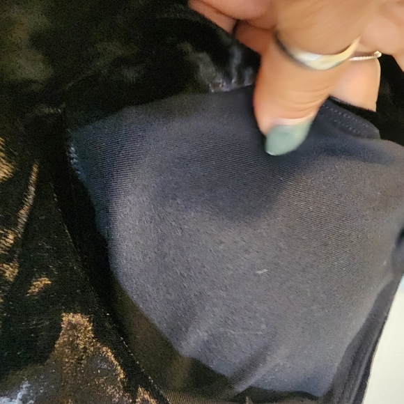 Fabletics Oasis Elegant Black Velvet Sport Bra  Bralette M - Picture 12 of 13